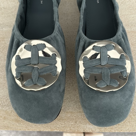 TORY BURCH Woven Double T Suede Ballet Shoes Flats Color: Rainwater Size: 9 - Picture 4 of 5